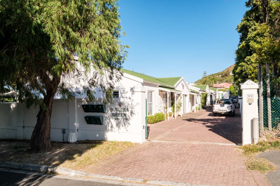 3 Bedroom Property for Sale in Lakeside Western Cape